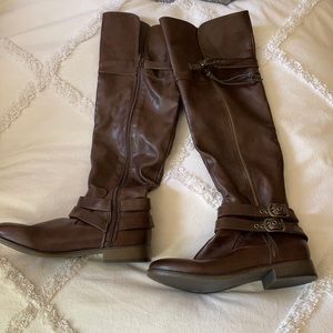 NWOT brown tall boots. Size 8.5